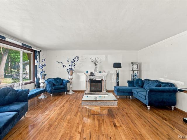 2705 Glendale Road