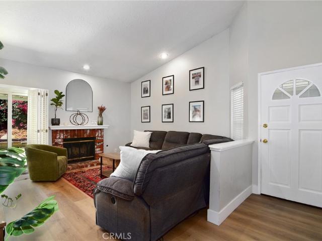 2705 Shrubwood