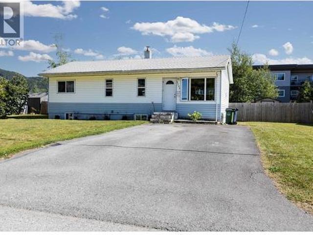 2706 Hall Street, Terrace, BC, V8G 2R7 house for sale | Listing ID R3158 | Royal LePage