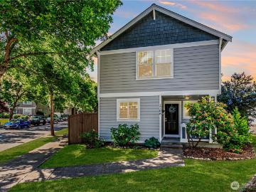 2706 9th Street SE