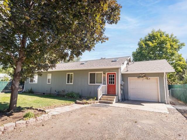 2707 N 4th St, La Grande, OR 97850