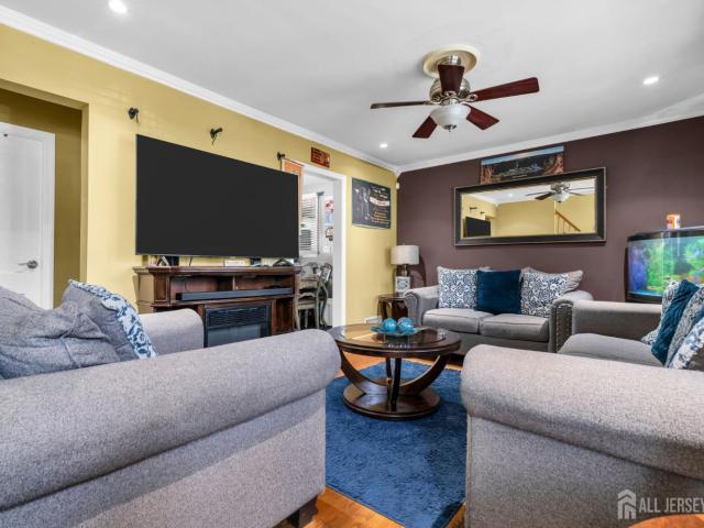 2708 Maple Avenue
