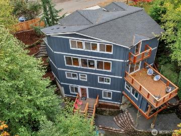 2708 NE 98th Street
