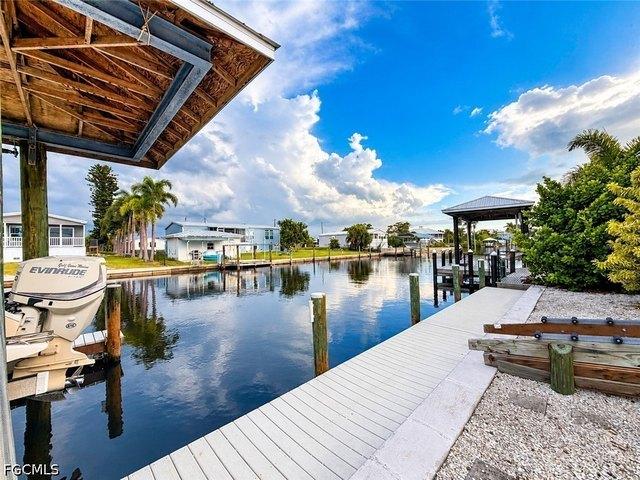 2708 Sanderling Ct, Saint James City, FL 33956