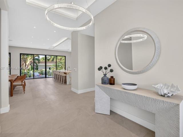 2709 NE 25th Ct, Fort Lauderdale, FL