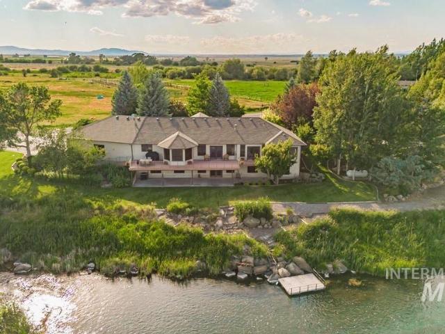 2700 N River Road