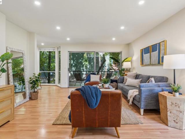 2700 Le Conte Ave 406