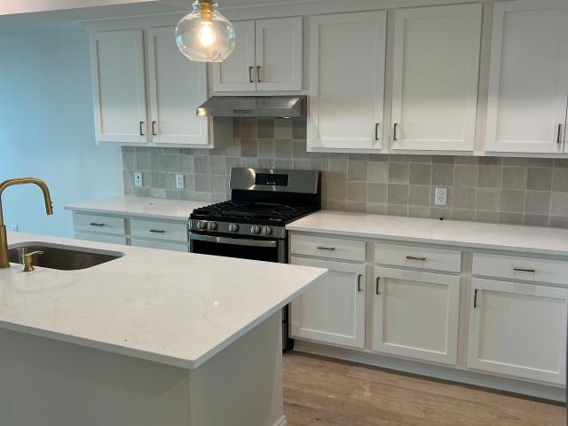 2700 W Harbor Island Ln A 207