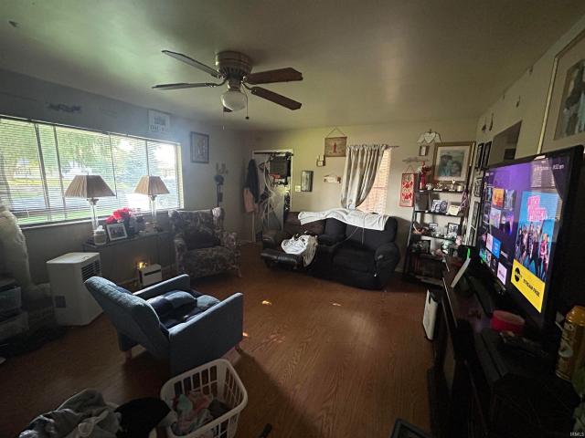 2701 N Rosewood Avenue