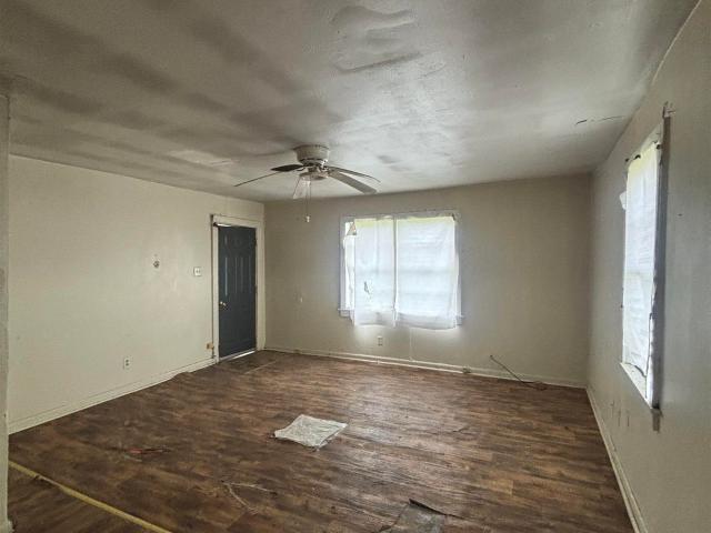 2701 W Pullen