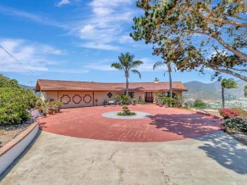 2702 Country Club Dr, Escondido, CA 92029 | MLS #PTP2601
