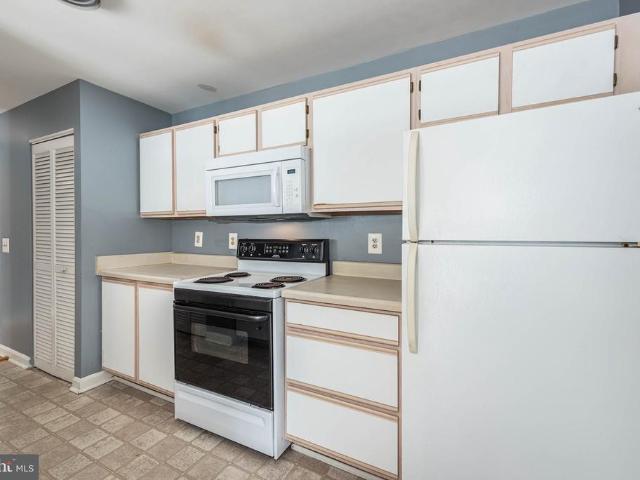 2702 Lighthouse Pt E # 617