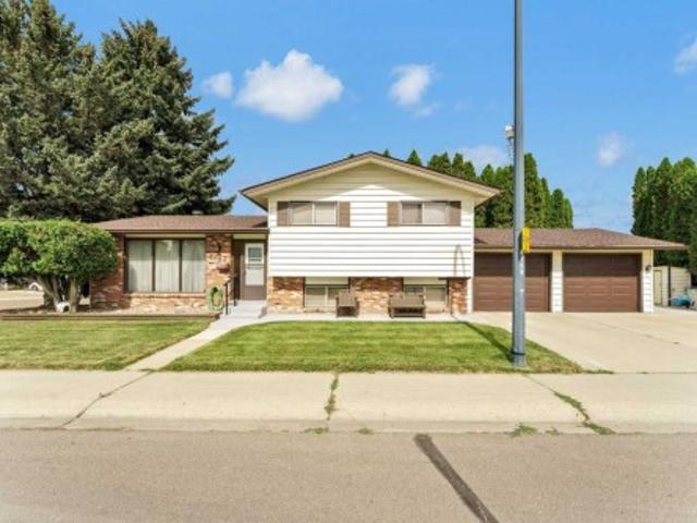 2702 24 Street Se, Medicine Hat, AB, T1B 1E7 house for sale | Listing ID A2343 | Royal LePage