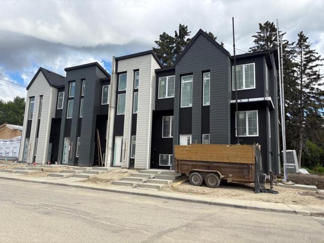 2702 25 Avenue Southwest 3 Bed Townhome for Rent