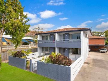 2/70 cook street