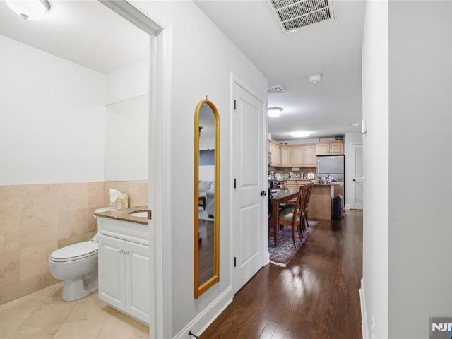 270 Grand Avenue # 4C
