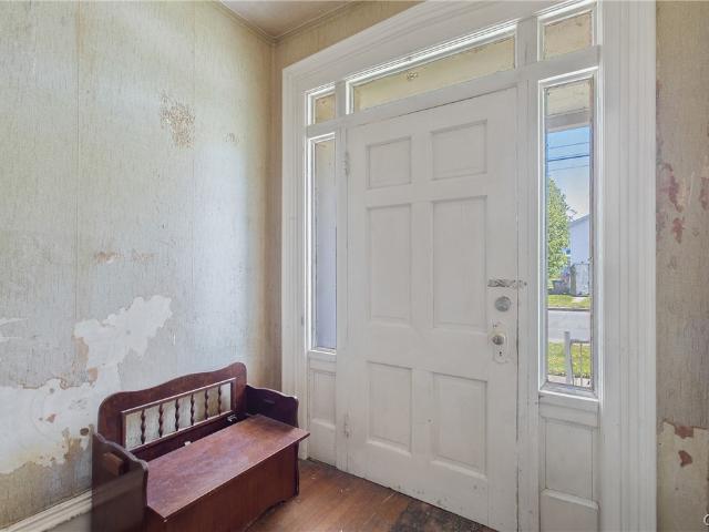 270 E 10th Street