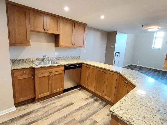 270 E Highland Ave, Unit 812