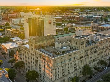 270 E Highland Ave, Unit 847