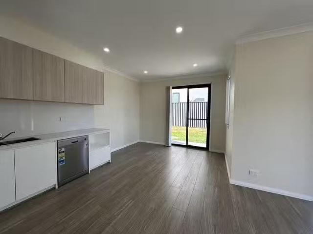 270 Fifth Avenue, Austral, NSW 2179