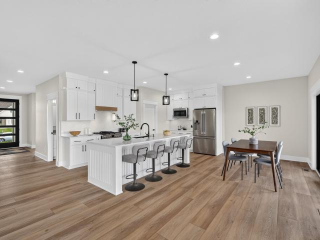 270 NW Copperleaf Court