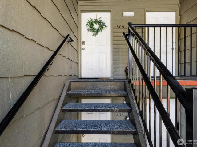 270 SE Barrington Drive # B305