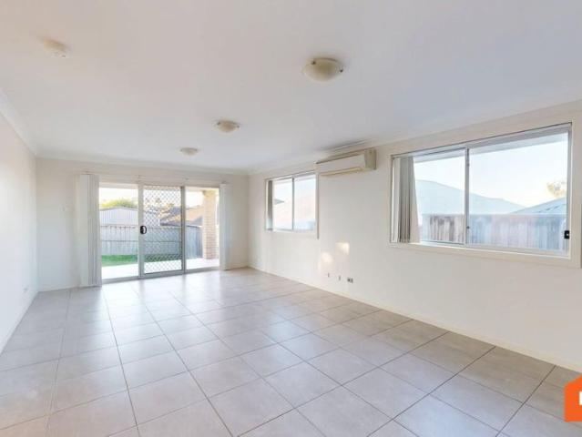 2/70 Redgum Circuit, Aberglasslyn NSW 2320