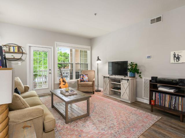 270 riverbend dr 2e