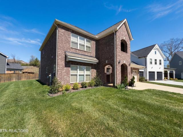 2714 Green Ash Lane