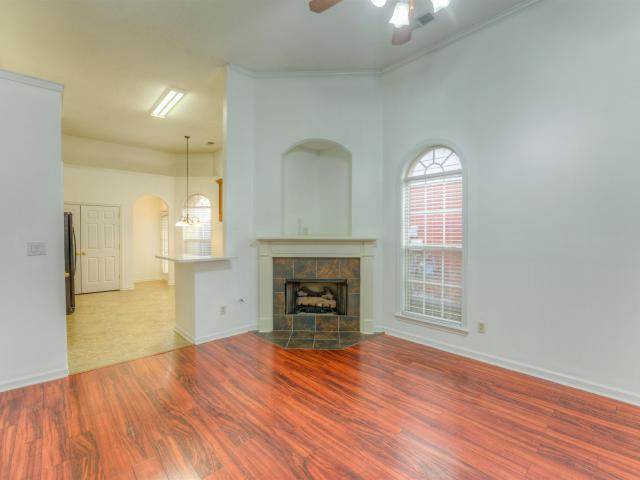 2715 bending elm dr