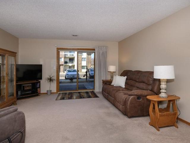 2715 Gateway Ave Unit 2, Bismarck, ND 58503