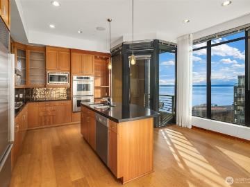 2716 Elliott Avenue # 1204