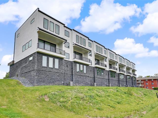 2716 Fleur Drive 12