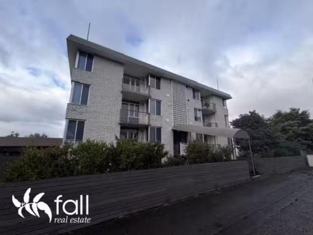 27/17 23 Regent Street, SANDY BAY House for rent Listed by Co.
