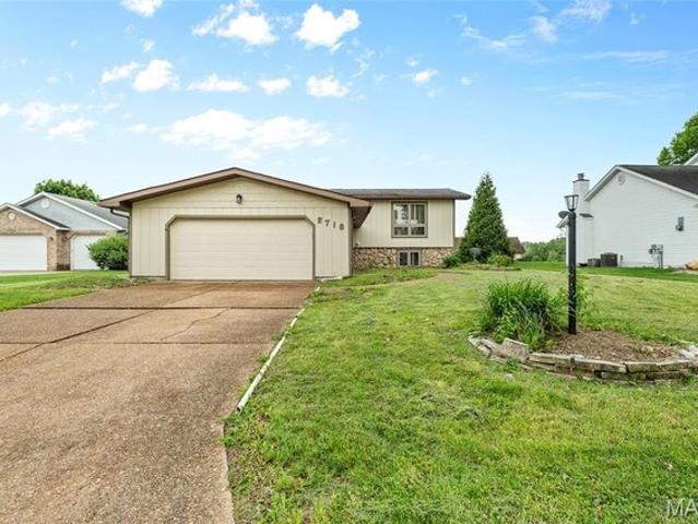 2718 Bryden Ct, Alton, IL 62002
