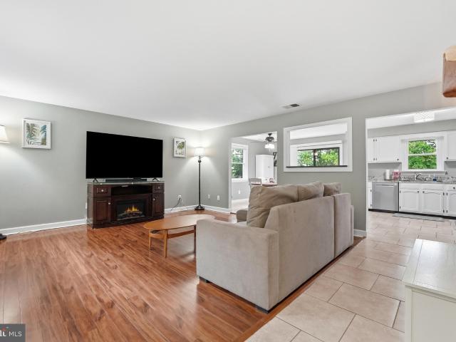 2718 Jackson Dr, Haymarket, VA 20169 | MLS #VAPW2118