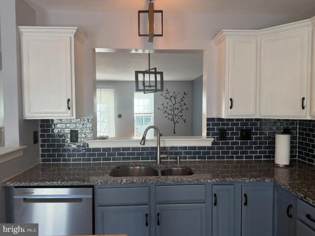 2710 Equestrian Drive