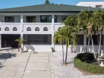 2710 Hibiscus Dr W, Belleair Beach, FL 33786 MLS TB8472551