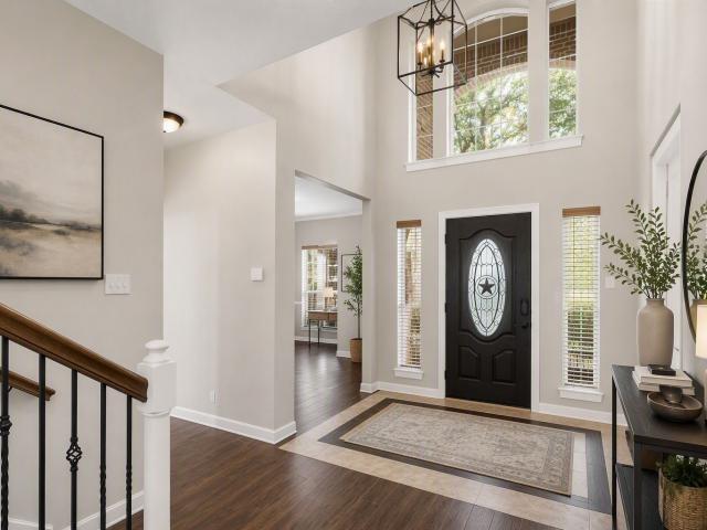 2710 Taos Trail