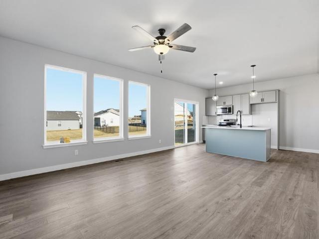 27118 E Oak Vw Dr, Lee's Summit, MO 64086 | MLS #2597