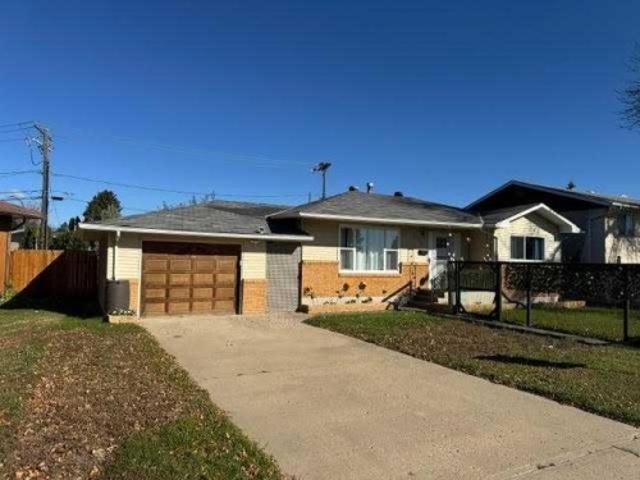 2711 Dunmore Road Se, Medicine Hat, AB, T1A 2A6 house for sale | Listing ID A2327 | Royal LePage