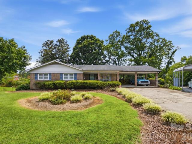 2711 Fairway Acres Circle