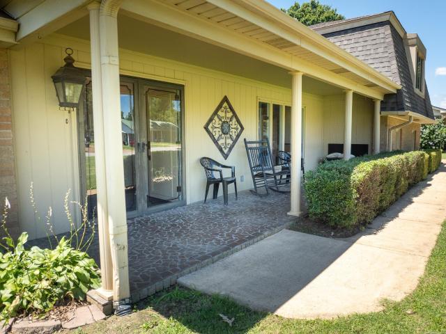 2712 Mimosa Drive