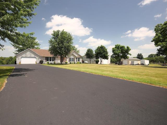 2712 E 400 N
