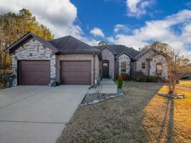 2713 JOHNSWOOD VILLAGE DR, BRYANT, AR 72022
