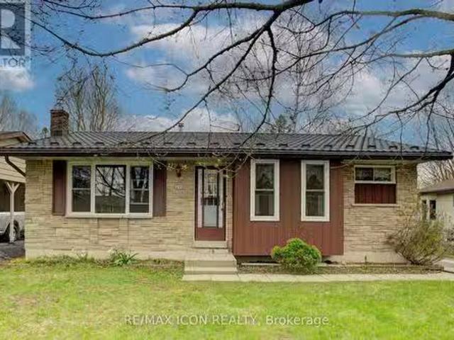 271 Forest Glen Crescent, Wellington North, ON, N0G 2L2 hous.