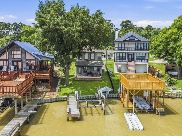 271 Ferguson Way