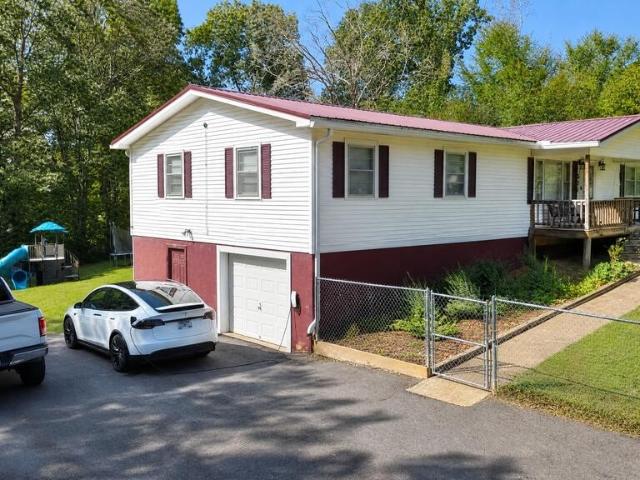 271 Oakdale Rd