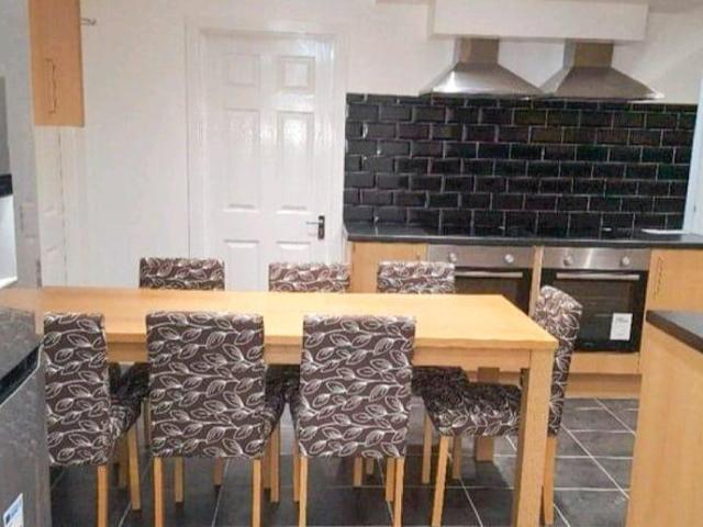 271 Mitchell Avenue, CV4 8DU 4 bed semi detached house to rent £3,750 pcm £865 pw