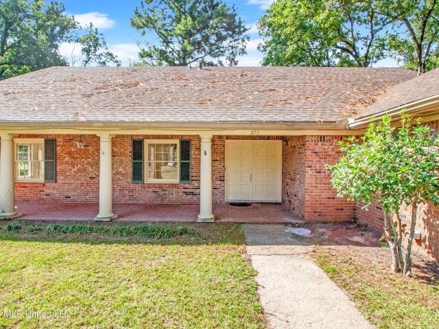 271 N Woodland Drive